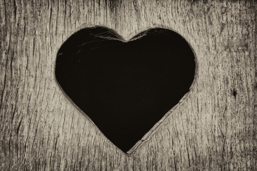 9 Spiritual Meanings of a Black Heart