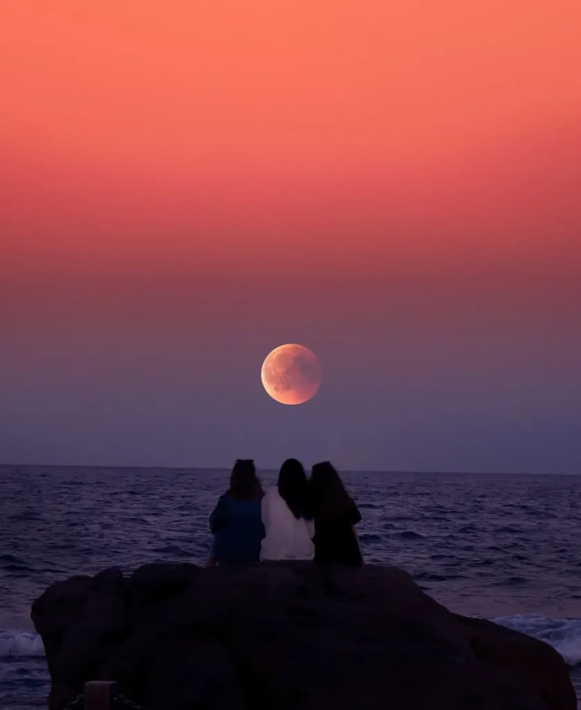  11 Spiritual meanings of the orange moon