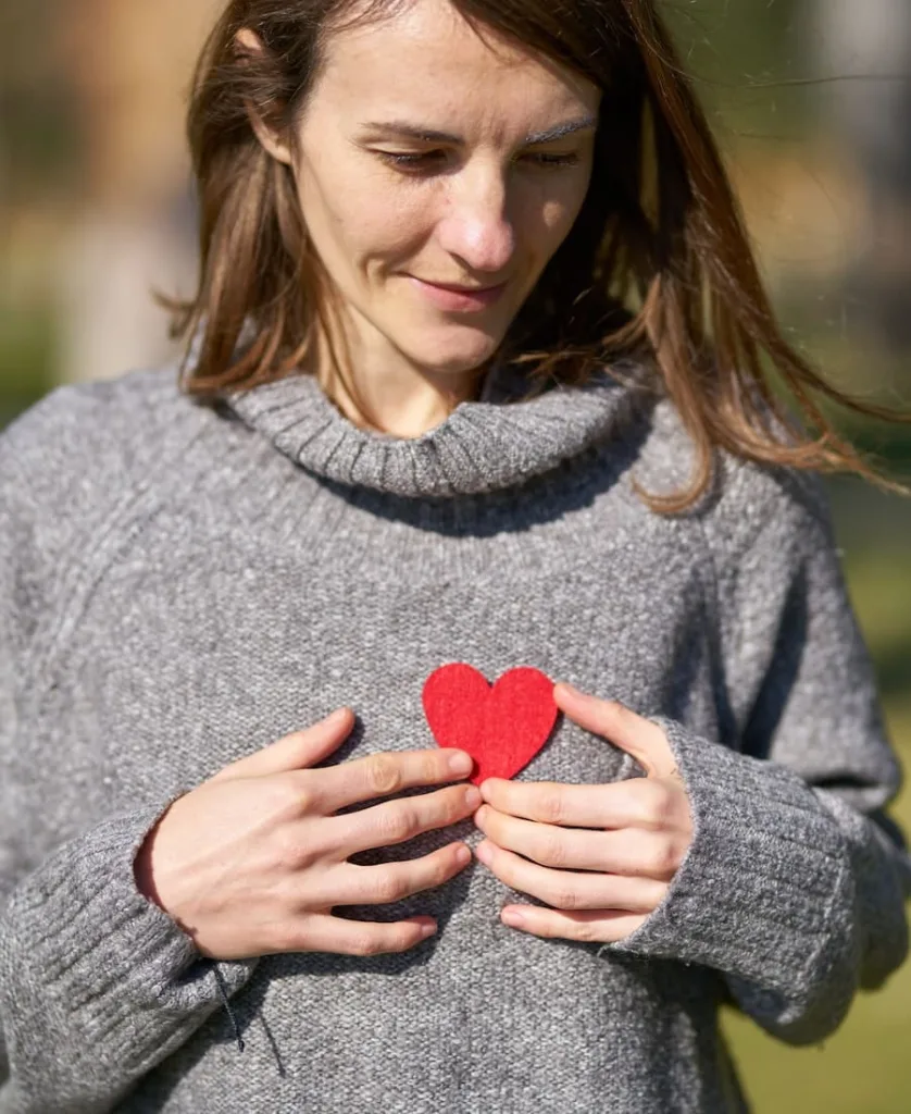 woman with chest pain and its symbolism