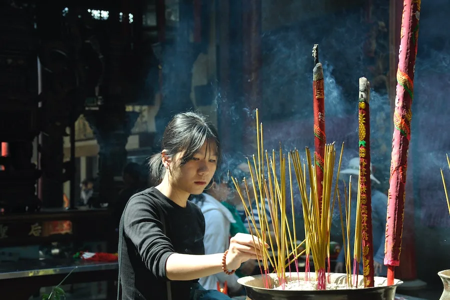 spiritual meaning of smelling incense